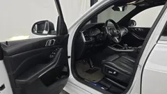 2022 BMW X5 xDrive 40i M Sport — фото 10