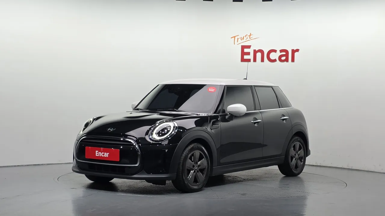 2023 Mini Cooper 5Door Classic Launch Pack