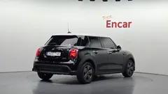 2023 Mini Cooper 5Door Classic Launch Pack — фото 2