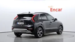 2022 Kia Niro Signature — фото 2