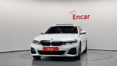 2022 BMW 3-Series 320i M Sport — фото 3