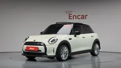 2022 Mini Cooper 5-Door Classic Plus — фото 13