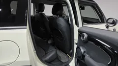 2022 Mini Cooper 5-Door Classic Plus — фото 16