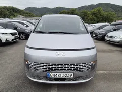 2022 Hyundai Staria Cargo 3-Seater, серо-серебристый — фото 1