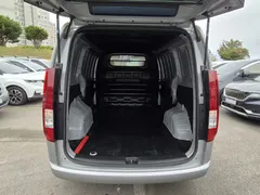 2022 Hyundai Staria Cargo 3-Seater, серо-серебристый — фото 5