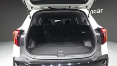 2023 Kia Seltos Gasoline 1.6 Turbo 4WD, белый — фото 20
