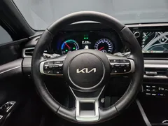 2023 Kia K5 Prestige, чёрный — фото 16