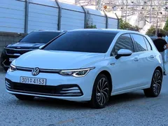2022 Volkswagen Golf 2.0 TDI Prestige — фото 2