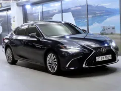 2023 Lexus ES Executive — фото 7