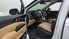 2023 Kia Carnival Gasoline 7-Seater Signature, белый — фото 10
