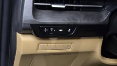 2023 Kia Carnival Gasoline 7-Seater Signature, белый — фото 14