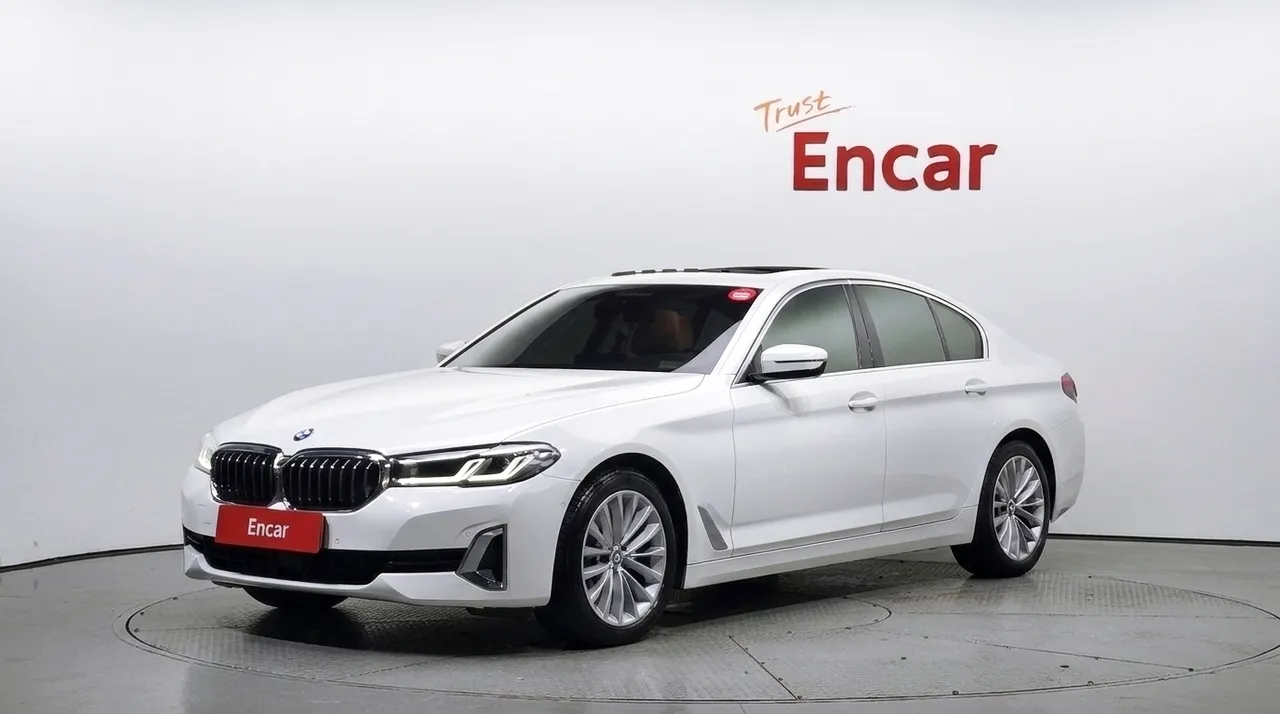2022 BMW 5-Series 520i Luxury