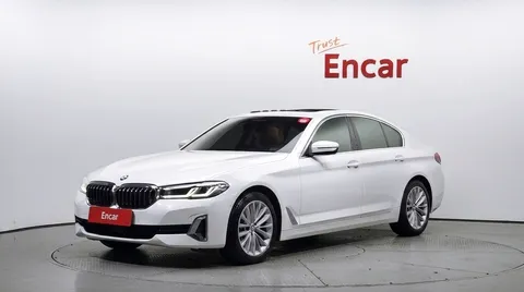 2022 BMW 5-Series 520i Luxury