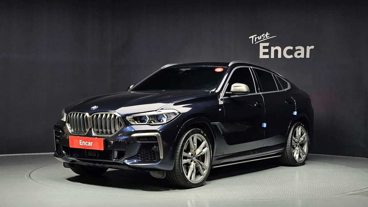 2022 BMW X6 M50i