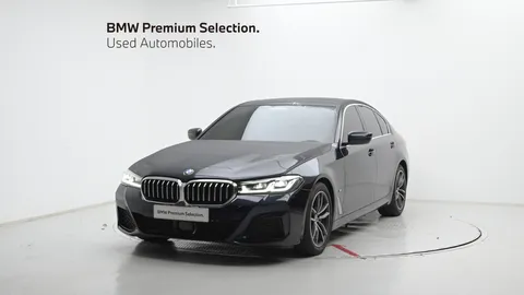 2022 BMW 5-Series 520i M Sport