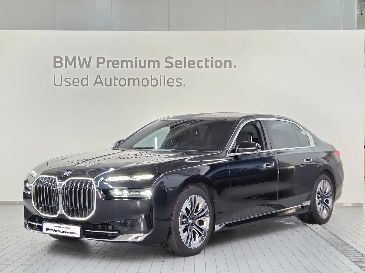 2023 BMW 7-Series 740i sDrive Design Pure Excellence