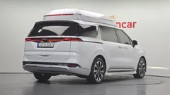 2023 Kia Carnival Diesel 9-Seater Hi-Limousine — фото 2