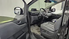 2023 Hyundai Staria 4WD Lounge 9-Seater — фото 10