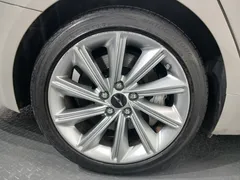2024 Genesis G70 Gasoline 2.5T 2WD — фото 5
