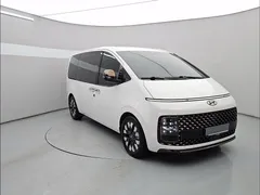 2023 Hyundai Staria Lounge 9-Seater — фото 3