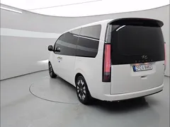 2023 Hyundai Staria Lounge 9-Seater — фото 4