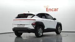 2023 Hyundai Kona Gasoline 1.6 Turbo 2WD, белый — фото 2