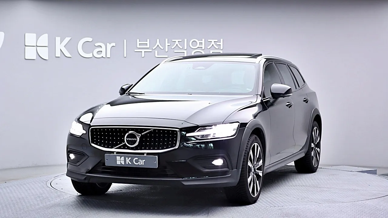 2023 Volvo V60 B5 Ultimate AWD