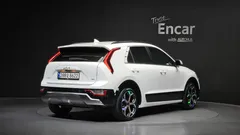 2022 Kia Niro Signature — фото 2