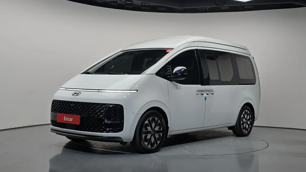 2023 Hyundai Staria 4WD Lounge 9-Seater