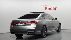 2022 BMW 7-Series 740Li xDrive M Sport Package — фото 2
