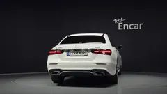 2023 Mercedes-Benz E-Class E220d 4MATIC AMG Line — фото 4