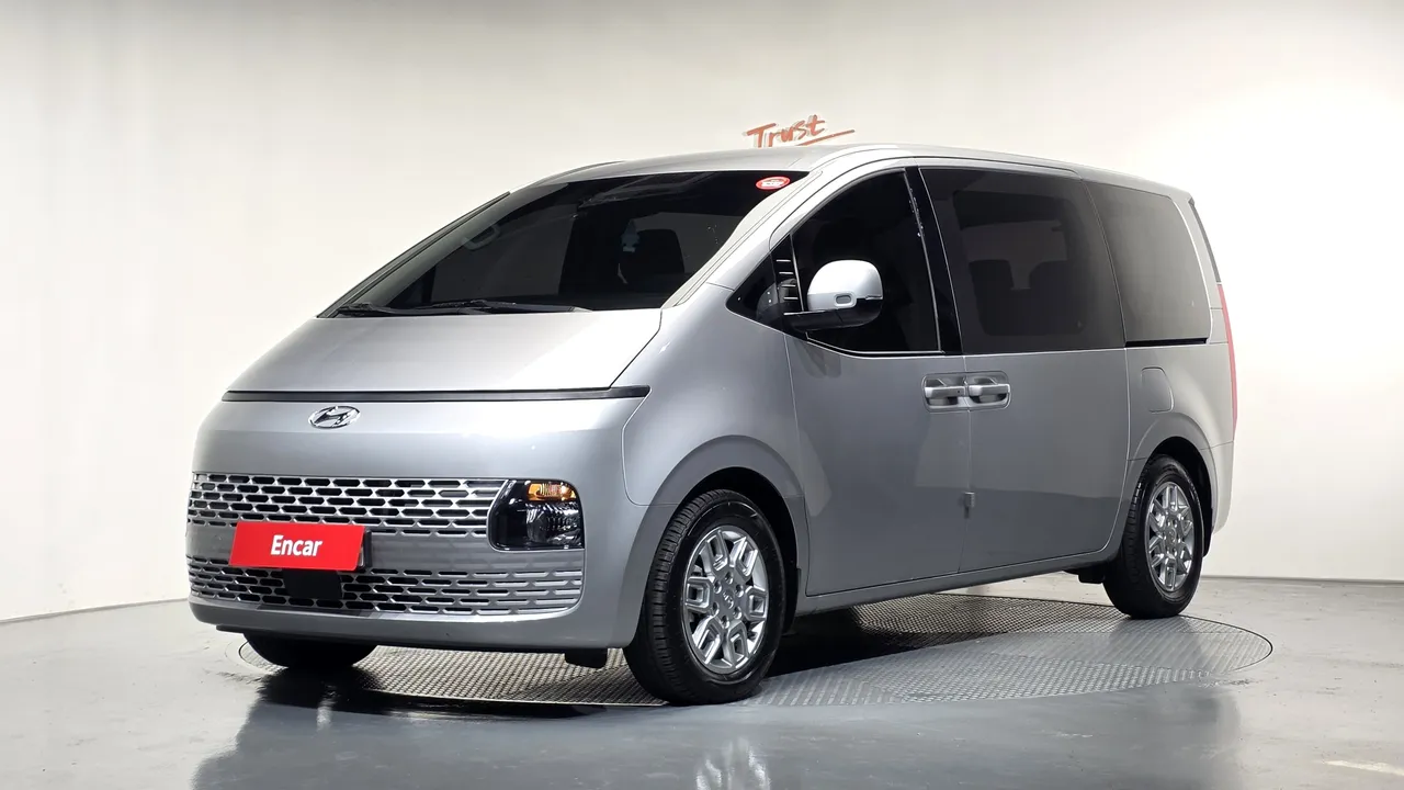 2023 Hyundai Staria Tourer 9-Seater