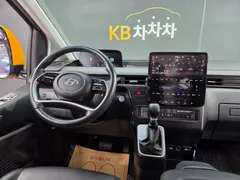 2023 Hyundai Staria L3.5 Kinder Safety Car — фото 17