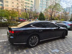 2023 Lexus LS 3.5 Platinum AWD — фото 2