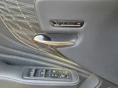 2023 Lexus LS 3.5 Platinum AWD — фото 9