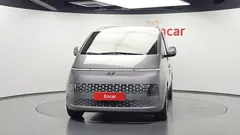 2024 Hyundai Staria Tourer 9-Seater, серо-серебристый — фото 3