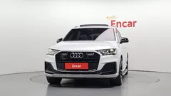 2022 Audi Q7 55 TFSI Quattro Premium — фото 3