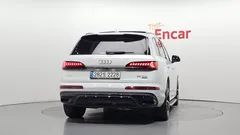 2022 Audi Q7 55 TFSI Quattro Premium — фото 4