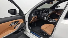 2023 BMW 3-Series 320i M Sport — фото 10