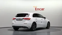2022 Mercedes-Benz A-Class A220 Hatchback — фото 2
