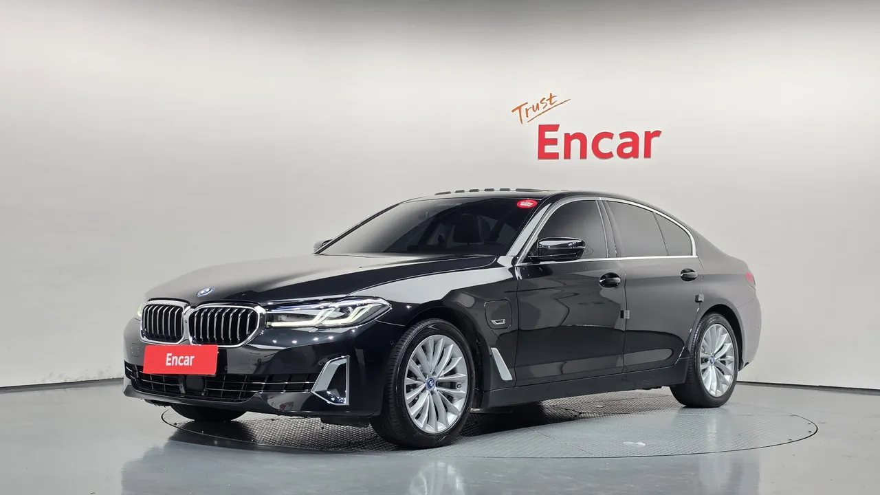 2022 BMW 5-Series 530e Luxury
