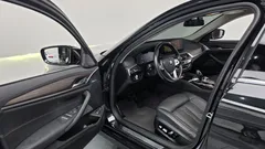 2022 BMW 5-Series 530e Luxury — фото 10
