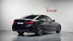 2022 BMW 3-Series 320i M Sport — фото 2