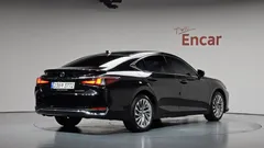 2024 Lexus ES Executive — фото 2
