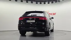 2023 Audi Q8 55 TFSI Quattro Premium — фото 4