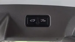 2023 Kia Carnival Gasoline 9-Seater Hi-Limousine — фото 17