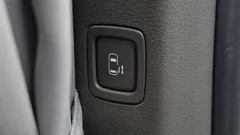 2023 Kia Carnival Gasoline 9-Seater Hi-Limousine — фото 18
