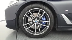 2023 BMW 5-Series 520i M Sport — фото 5