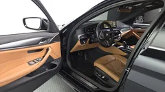 2023 BMW 5-Series 520i M Sport — фото 10