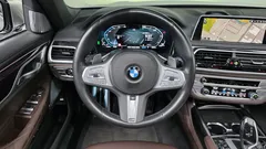 2022 BMW 7-Series 740i M Sport — фото 13